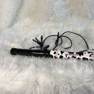 The Beachwaver Co. Black and White Curling Iron